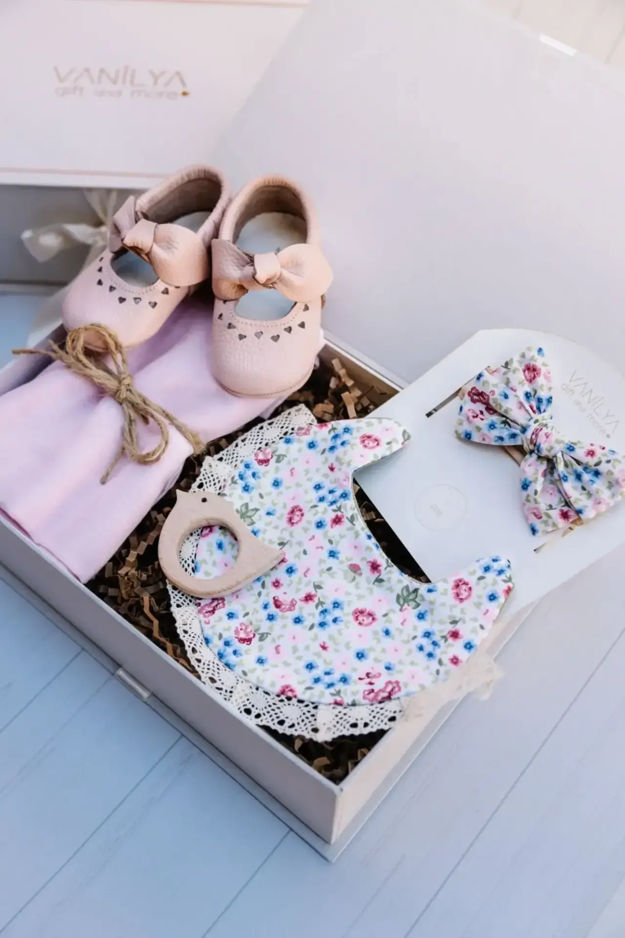 Kız Bebek Hediye Seti - Yenidoğan Hediyesi - Floral Pink