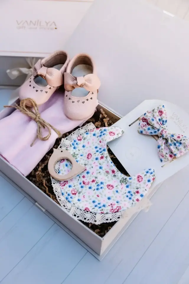 Kız Bebek Hediye Seti - Yenidoğan Hediyesi - Floral Pink