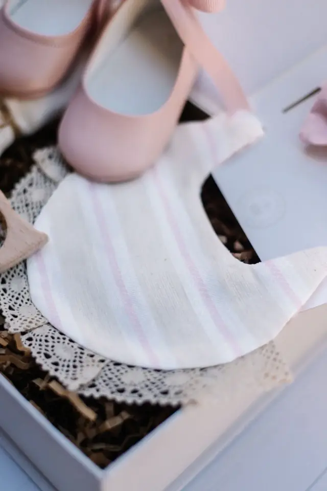 Kız Bebek Hediye Seti - Yenidoğan Hediyesi - Bej Pembe Çizgili