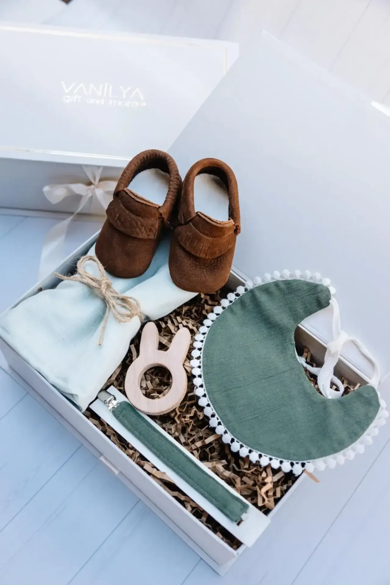 Erkek Bebek Hediye Seti - Yenidoğan Hediyesi - Yeşil Taba