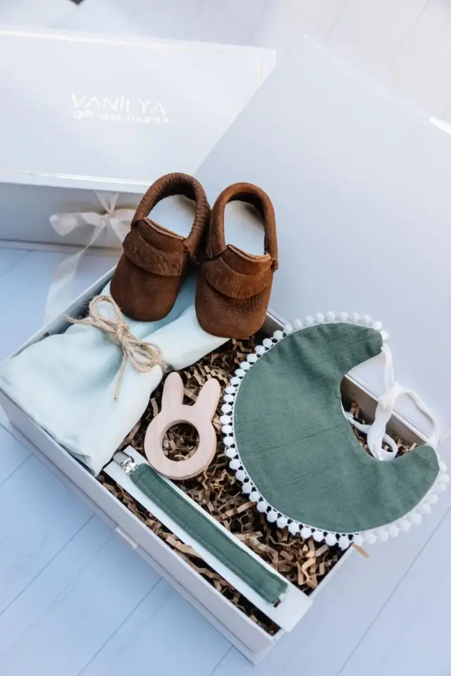 Erkek Bebek Hediye Seti - Yenidoğan Hediyesi - Yeşil Taba