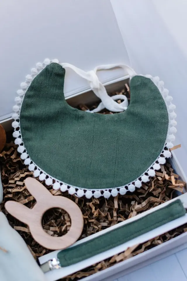 Erkek Bebek Hediye Seti - Yenidoğan Hediyesi - Yeşil Taba