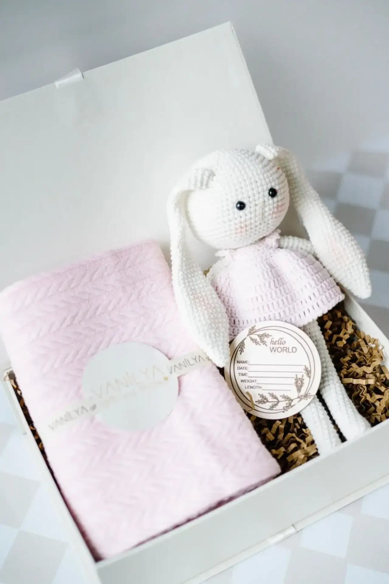 Kız Bebek Amigurumi Tavşan Hediye Seti-Pembe