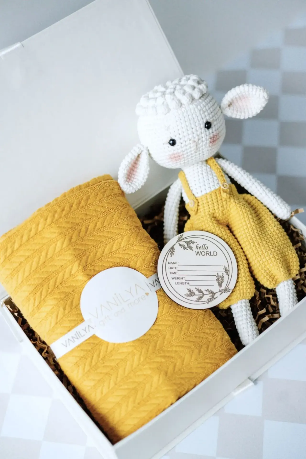 Erkek Bebek Amigurumi Kuzu Hediye Seti-Sarı